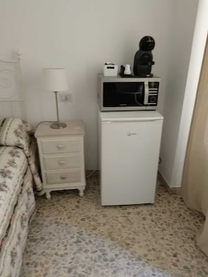 Economy Quadruple Room, Multiple Beds, Shared Bathroom | 1 bedroom, iron/ironing board, free WiFi
