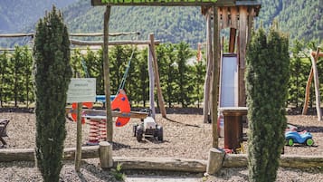 Area giochi per bambini (all'aperto)