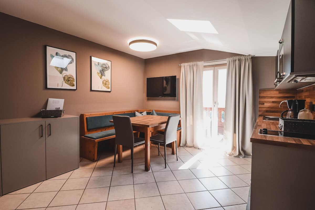 Kondominium Basic, 1 kamar tidur, balkon | Area keluarga | TV layar datar dan mainan