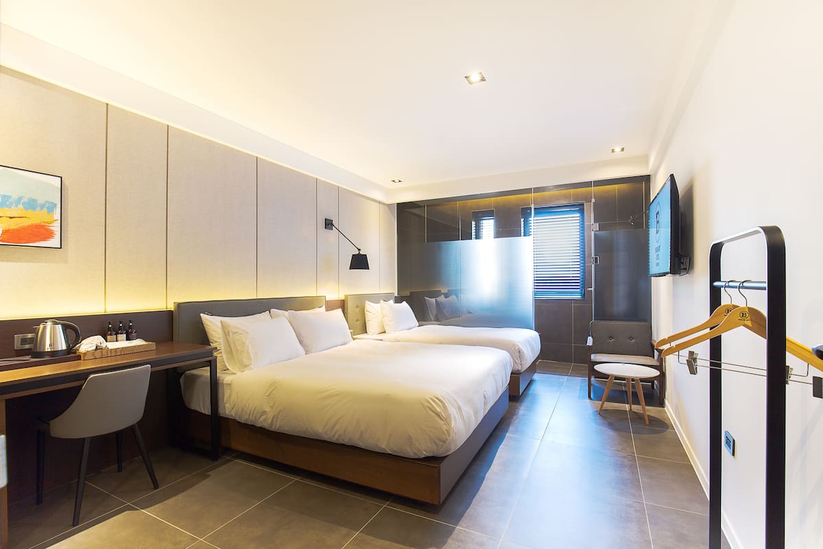 Habitación Premium con 2 camas individuales (with SPA) | Ropa de cama de alta calidad y edredones de plumas
