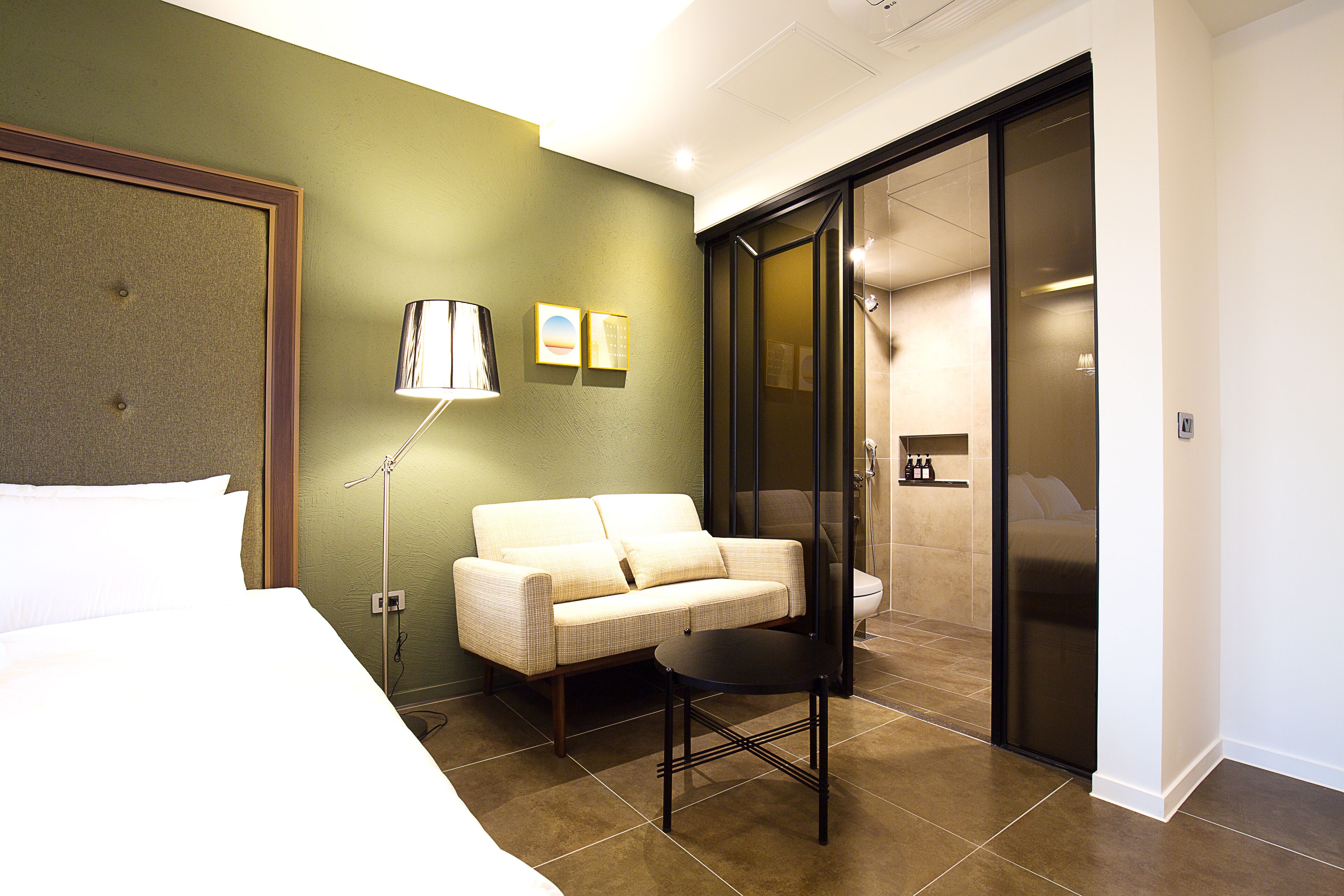 premium double room, non smoking (with spa) | 1 bedroom, premium bedding, down duvets, memory-foam beds