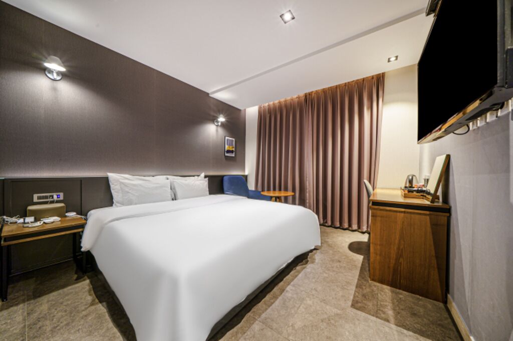 Premium bedding, down comforters, memory foam beds