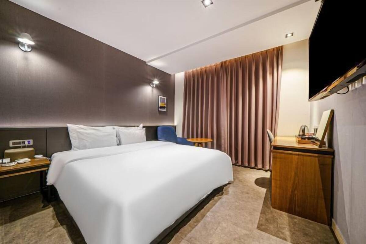 Premium bedding, down comforters, memory foam beds