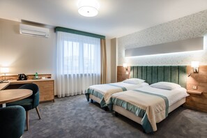 1 quarto, escrivaninha, ferros/tábuas de passar roupa, Wi-Fi de cortesia