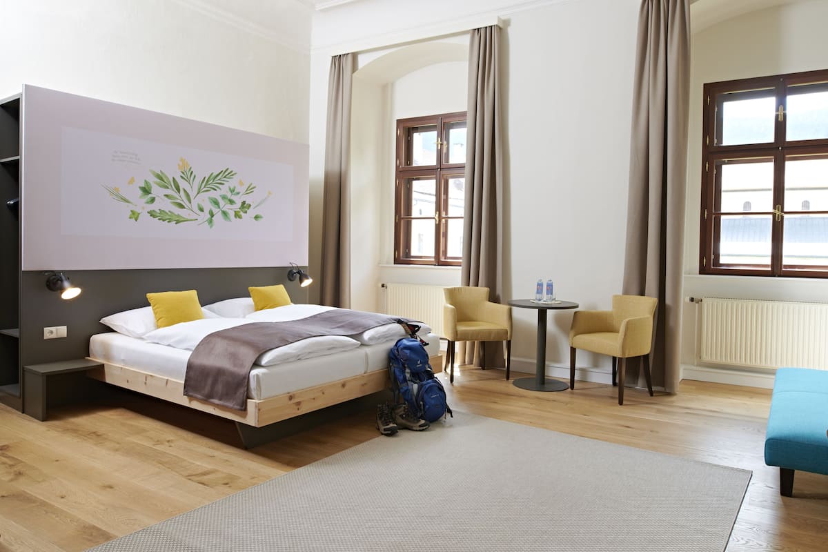 deluxe double room | 1 bedroom, premium bedding, in-room safe, desk