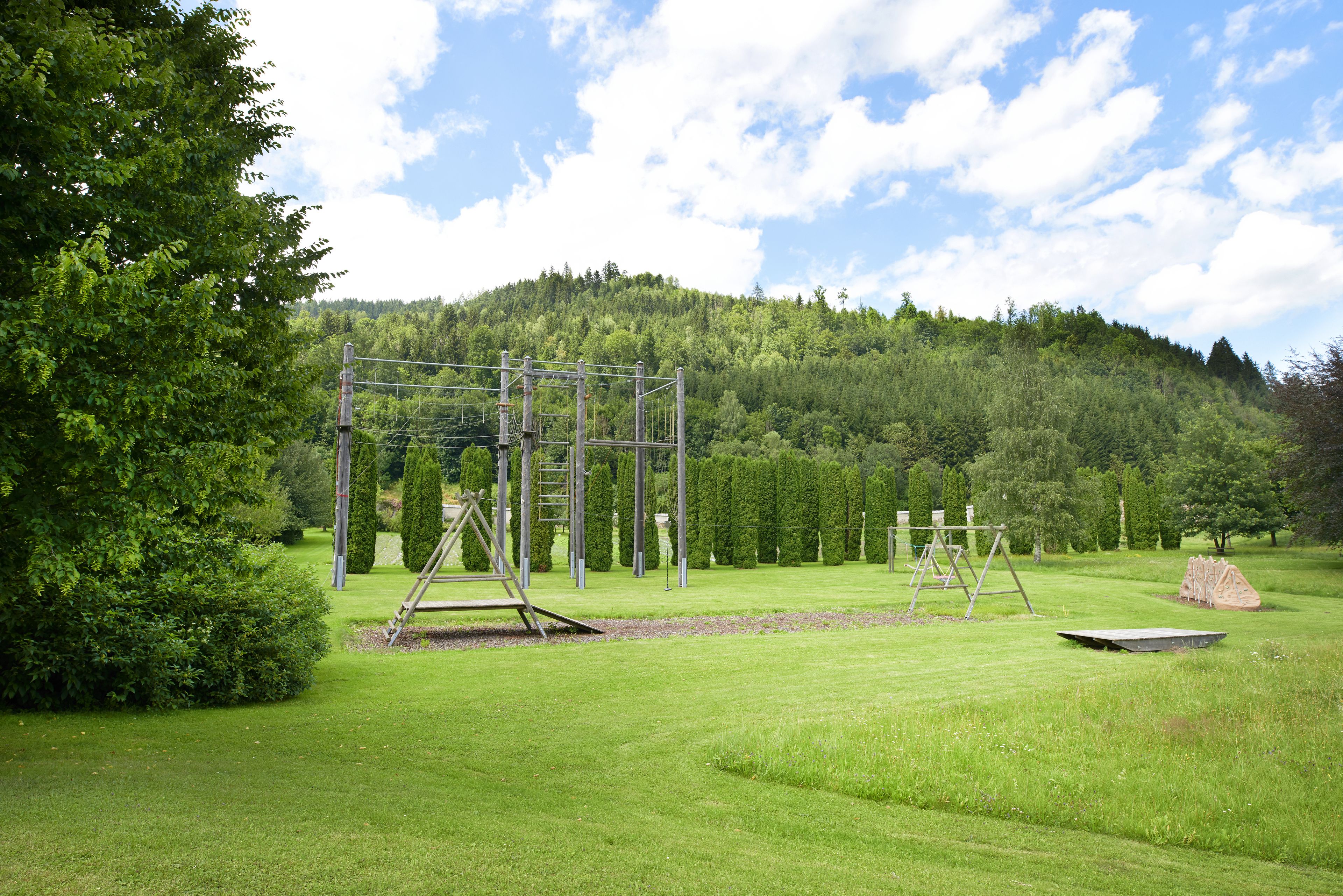 ropes course (team building)
