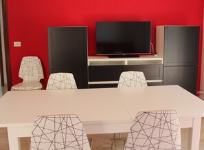 Apartment, 3 Bedrooms, Balcony | Living area | TV - Affitto Turistico FL (Formia)