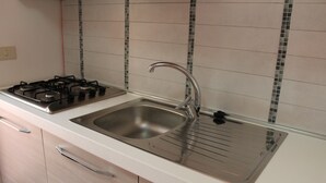 Apartment, 3 Bedrooms, Balcony | Private kitchen - Affitto Turistico FL (Formia)