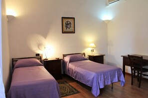 House, 3 Bedrooms, Terrace | 3 bedrooms, free cots/infant beds, bed sheets - Casale Colle Caronte (Arce)