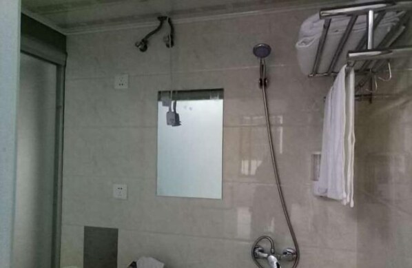 Sunshine Room | Bathroom - Tongli Riverside Inn (Suzhou)