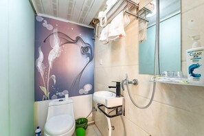 Desk, blackout curtains, iron/ironing board, free WiFi - Tongli Riverside Inn (Suzhou)