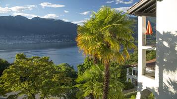 Quang cảnh nhìn từ nơi lưu trú