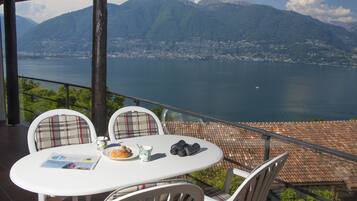 Apartment, 2Â Schlafzimmer, Seeblick (Apt 23 x 3Pax) | Speisen im Freien