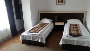 1 habitación, escritorio y wifi gratis 