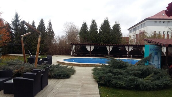 Seasonal outdoor pool - Hotel Intim (Radauti)