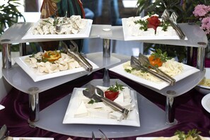 Free daily buffet breakfast - Grand Saatcioglu Otel (Aksaray)