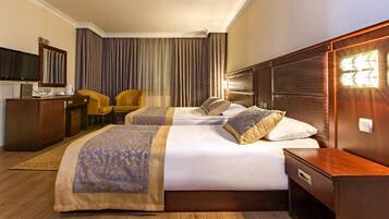 Suite Junior | Minibar, brankas, meja kerja, dan Wi-Fi gratis