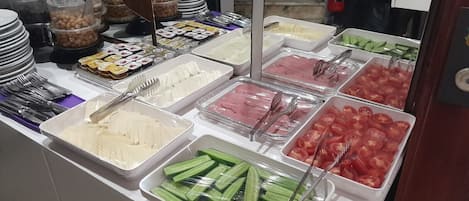 Daily buffet breakfast for a fee