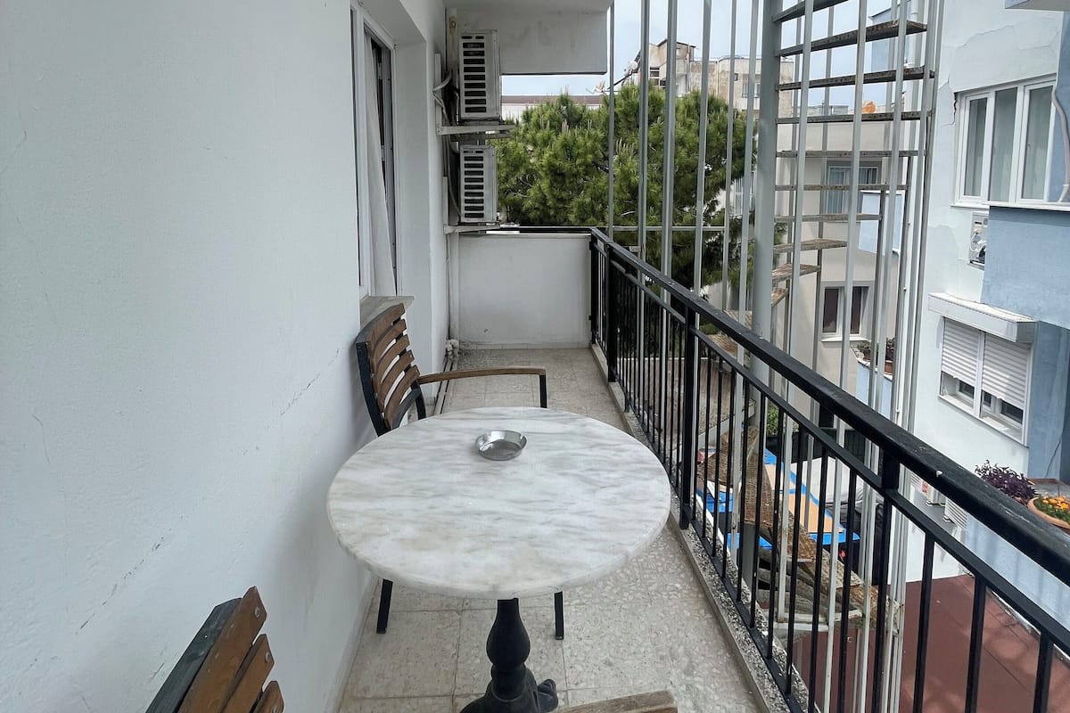 Habitación triple clásica | Escritorio, wifi gratis, ropa de cama