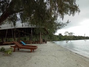 Private beach, white sand, snorkelling, beach yoga