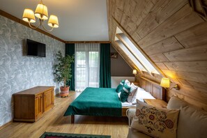 Deluxe Triple Room | Desk, soundproofing, iron/ironing board, cribs/infant beds - Kraina Smaku (Zakopane)