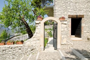 Exterior - La Loggia (Castelnuovo Parano)