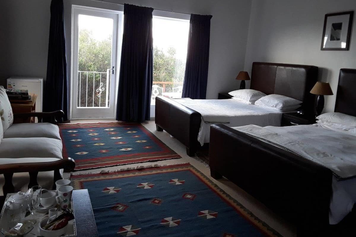 Room 5 | Roupas de cama premium, frigobar, escrivaninha, berços grátis