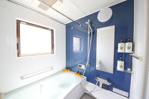 Traditional Studio Suite (Liz3) | Bathroom sink - Guest House Liz Nakazaki-cho (Osaka)
