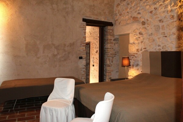 Apartment, 1 Bedroom | 1 bedroom, free cots/infant beds, bed sheets