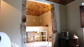 Apartemen, 1 kamar tidur | Area keluarga | Perapian