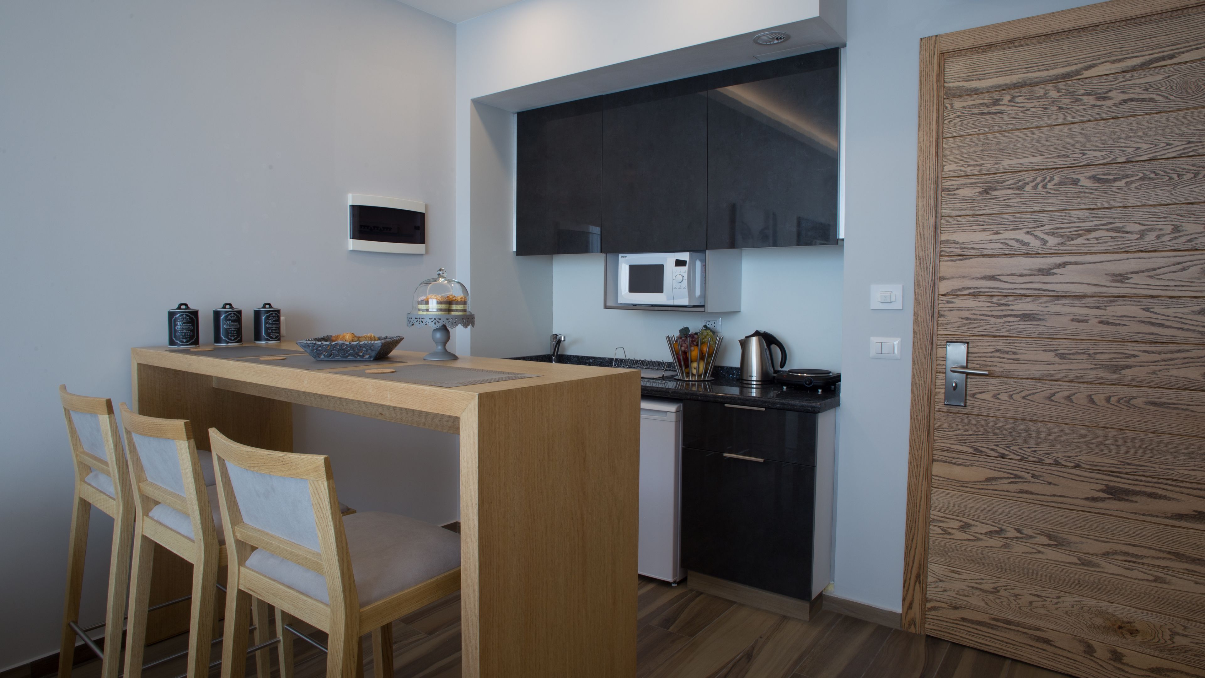 1 bedroom, in-room safe, blackout curtains, soundproofing