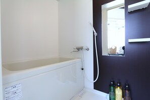 Bathroom - Liz Guest House Umeda (Osaka)
