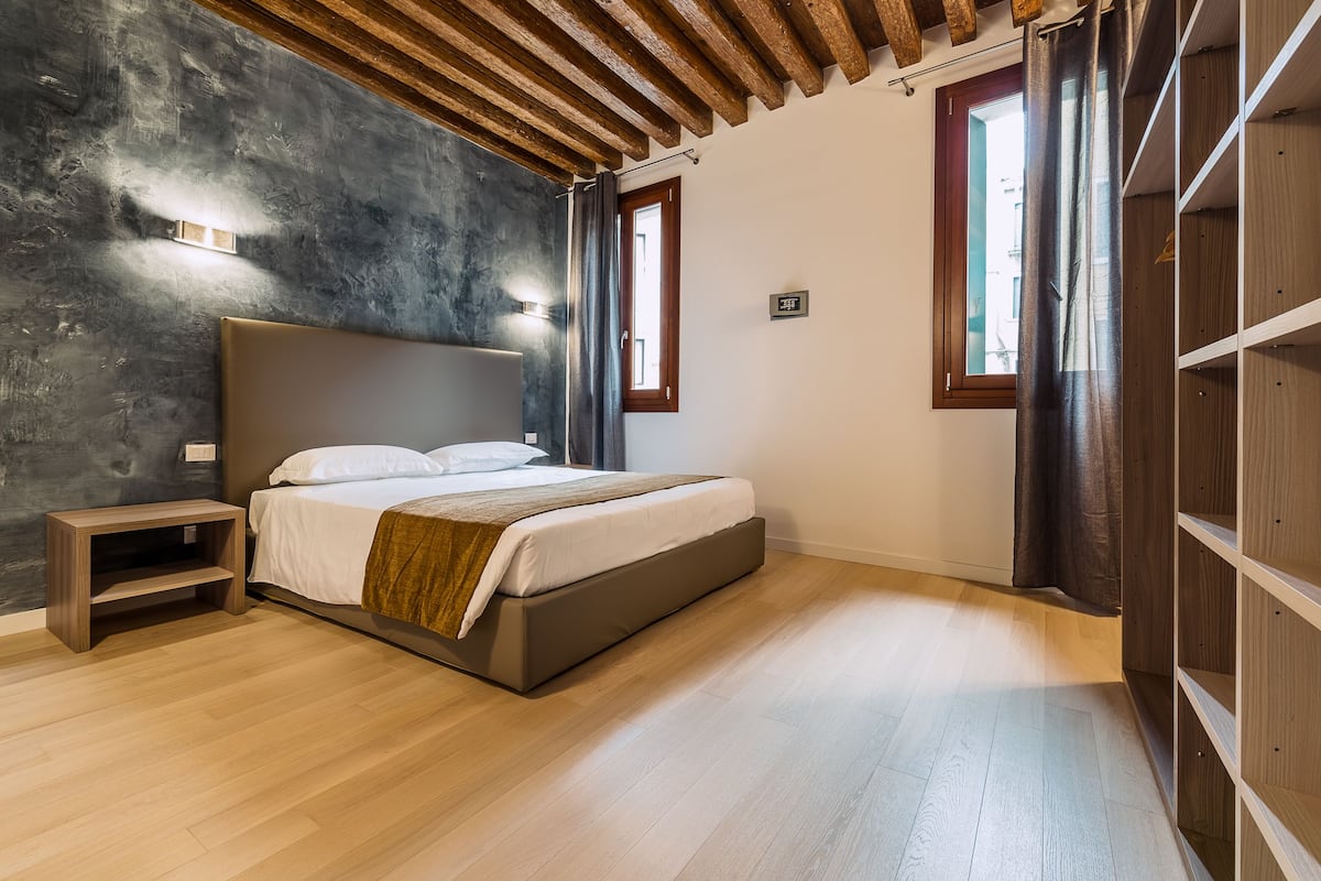 1 bedroom, premium bedding, soundproofing, iron/ironing board