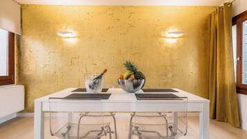 Appartamento, 1 camera da letto, terrazzo (4 floor) | Area soggiorno | TV a schermo piatto