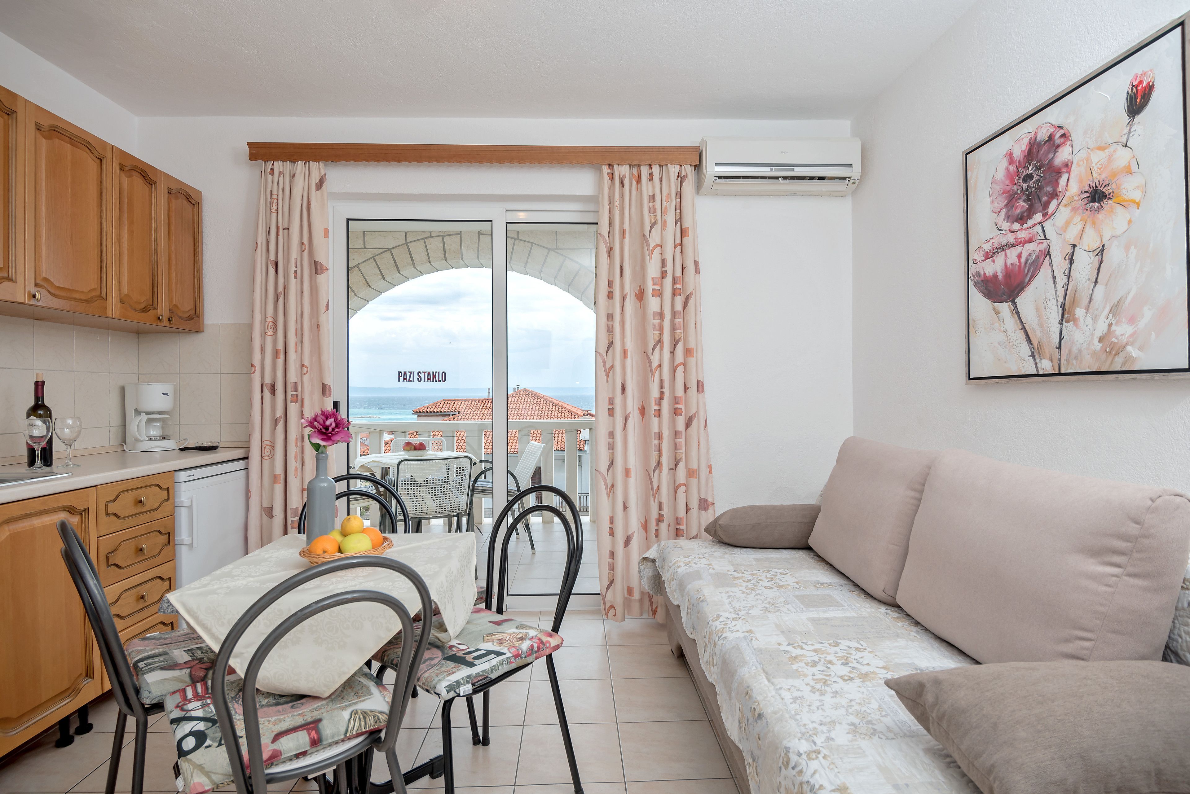 Căn hộ, ban công, quang cảnh biển (1) | Khu phòng khách | TV màn hình phẳng 