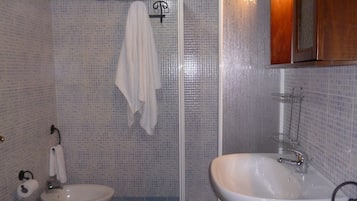Villa, 4 camere da letto, piscina privata | Bagno | Doccia, asciugamani