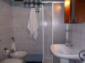 Villa, 4 soverom, privat basseng | Bad | Dusj og håndklær
