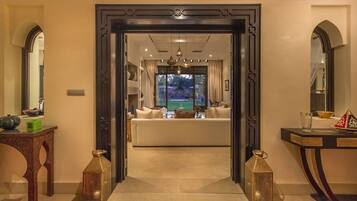 Villa Luxe, vue piscine | Coin séjour