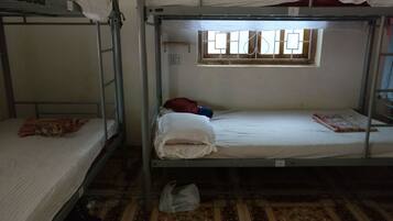 Zimmersafe, kostenlose Zustellbetten, kostenloses WLAN