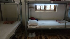 Zimmersafe, kostenlose Zustellbetten, kostenloses WLAN