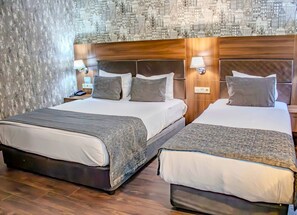 Twin Room, 2 Single Beds | In-room safe, desk, soundproofing, iron/ironing board - Macity Hotel (Istanbul)