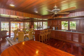 5 Bedrooms Villa | Private kitchen | Full-size fridge, microwave, oven, stovetop