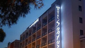 Front of property - Hotel Santur (Kusadasi)