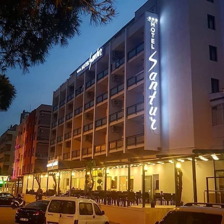 Fachada de la propiedad