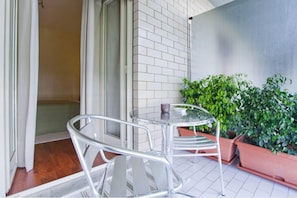 Standard Double Room, Shared Bathroom | Balcony - Rooms Rent Vesuvio B&B (Naples)