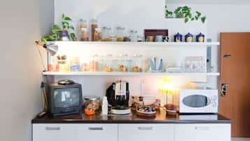 Kühlschrank, Mikrowelle