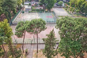 Basketball court - Rooms Rent Vesuvio B&B (Naples)