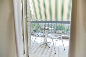 Comfort Double Room, Shared Bathroom | Balcony - Rooms Rent Vesuvio B&B (Naples)