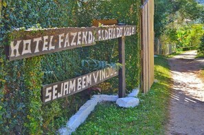 Entrada de la propiedad