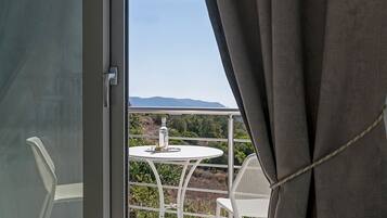 Kamar Deluks | Pemandangan dari kamar